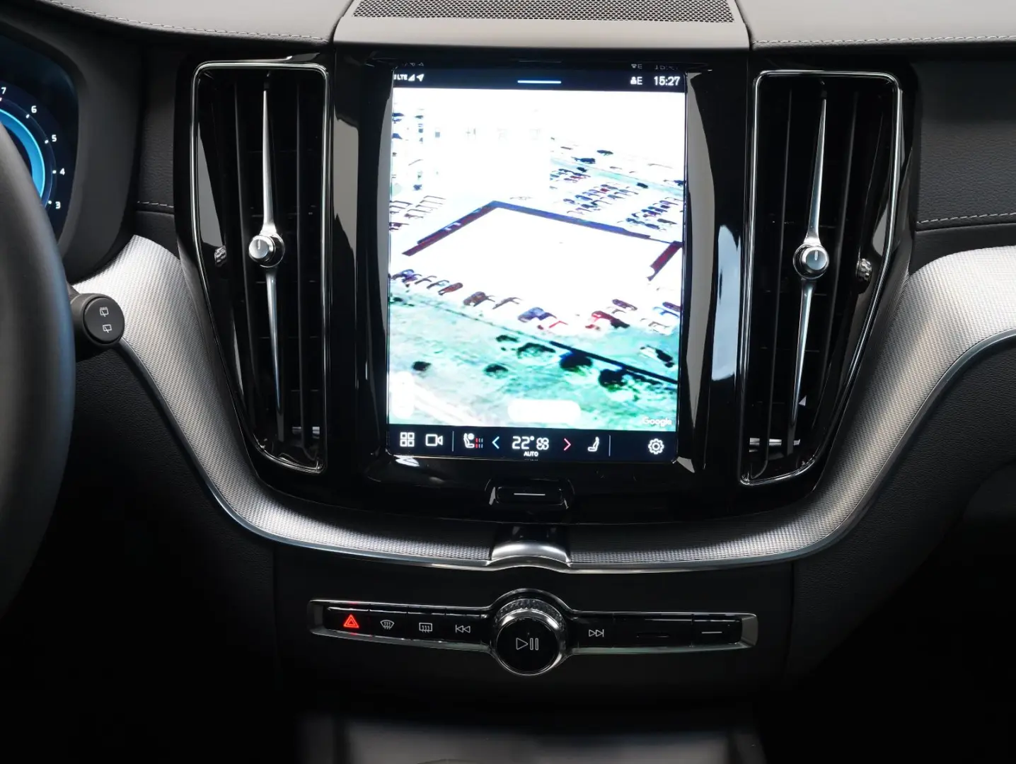 XC60 B5 B AWD Ultimate Dark B&W FOUR-C