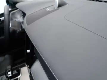 XC60 B5 B AWD Ultimate Dark B&W FOUR-C