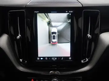 XC60 B5 B AWD Ultimate Dark B&W FOUR-C