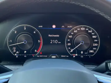 Touareg 3.0 TDI Elegance AHK Pano Luft HuD IQ St