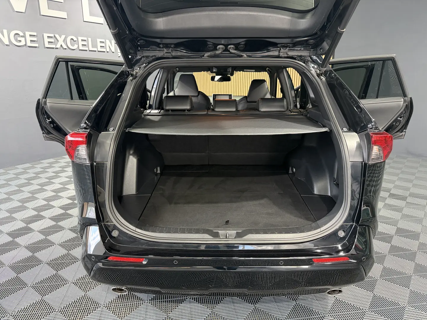 Toyota RAV4 2.5 Hybrid Lithium Black Edition CVT 5d