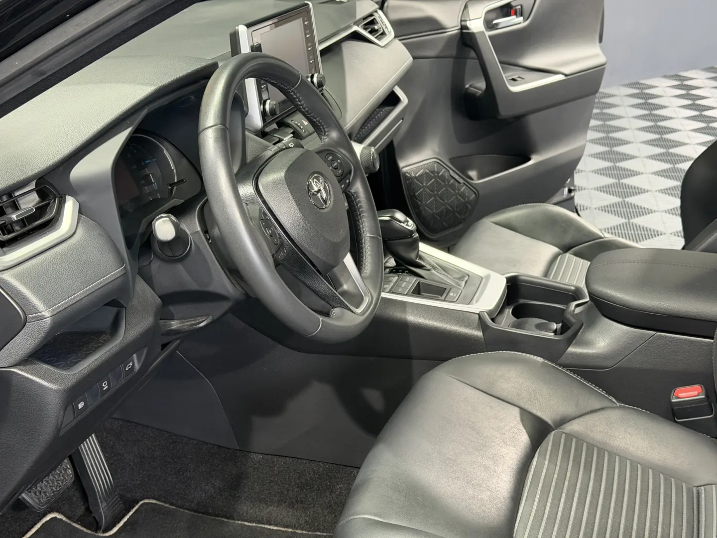 Toyota RAV4 2.5 Hybrid Lithium Black Edition CVT 5d