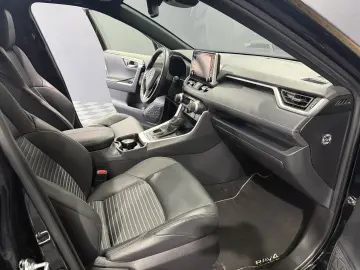 Toyota RAV4 2.5 Hybrid Lithium Black Edition CVT 5d