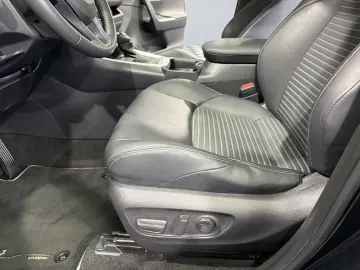 Toyota RAV4 2.5 Hybrid Lithium Black Edition CVT 5d