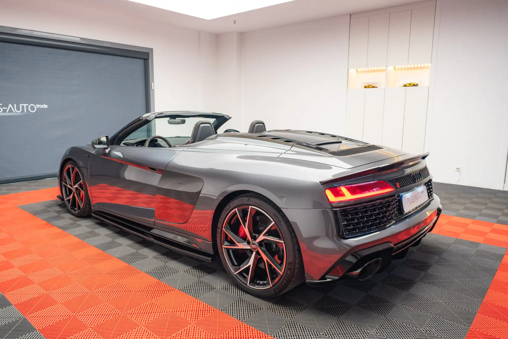 AUDI R8 SPYDER