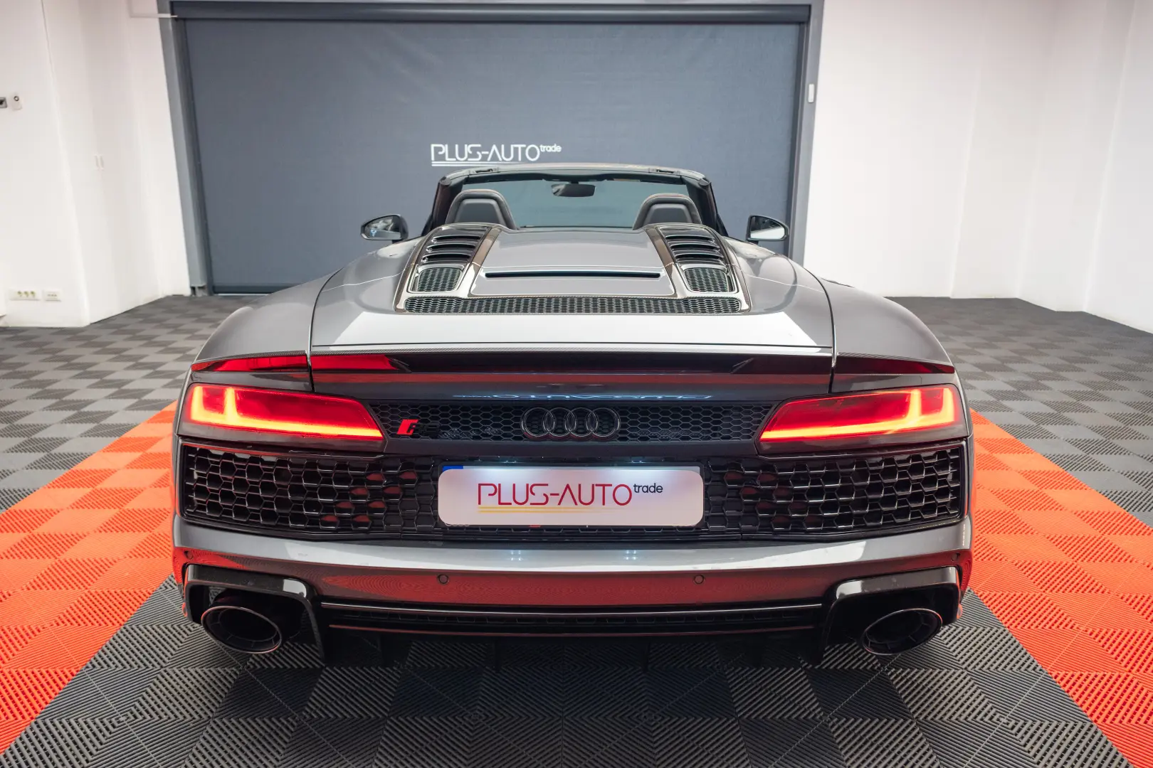 AUDI R8 SPYDER