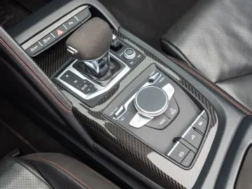 AUDI R8 SPYDER