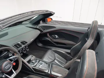 AUDI R8 SPYDER