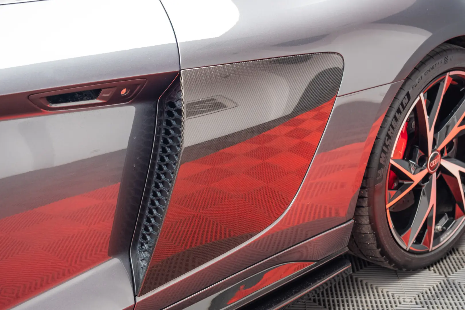 AUDI R8 SPYDER