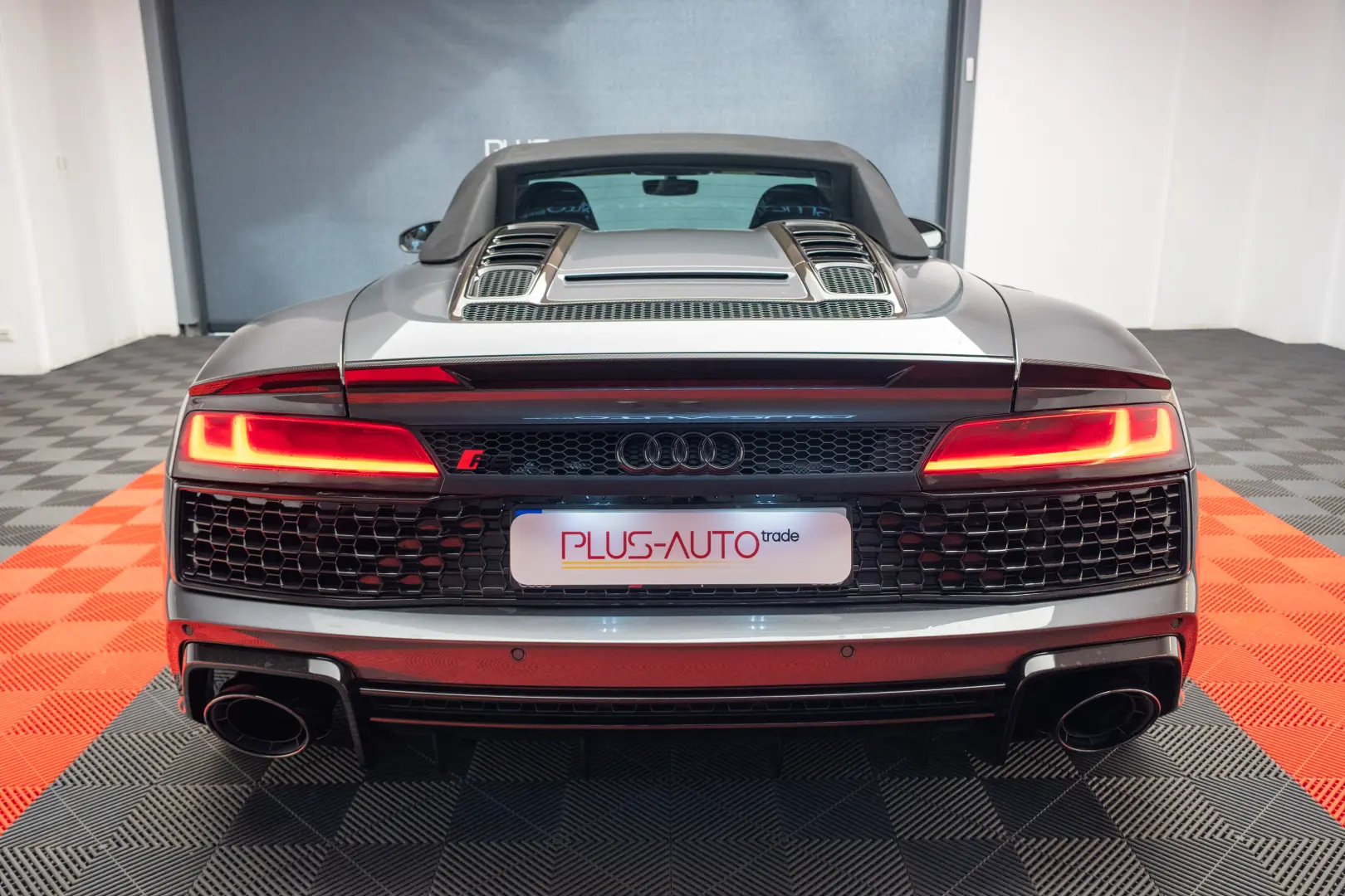 AUDI R8 SPYDER