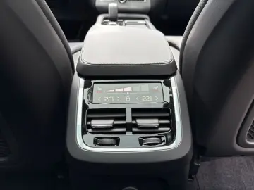 XC90 T8 Ultra Bright
