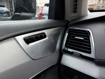 XC90 T8 Ultra Bright