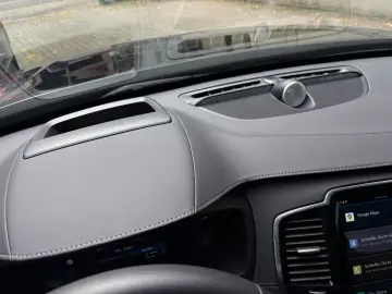XC90 T8 Ultra Bright