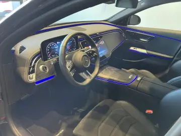E 200 AMG  Night Navi Distronic Kamera MBUX Ambi