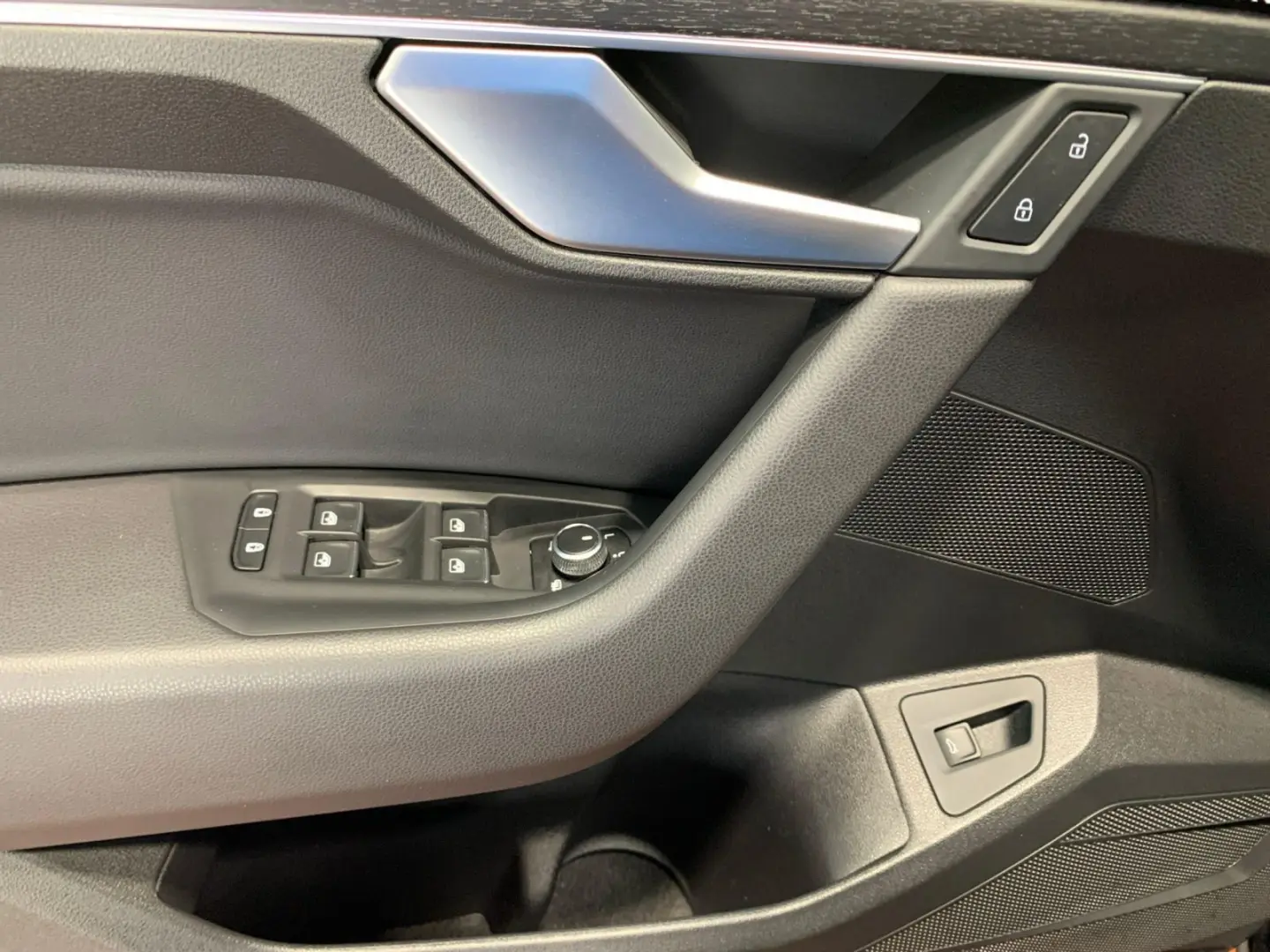 Touareg 3.0 TDI DSG 4M LED KAMERA AHK LUFT ACC