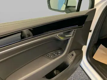 Touareg TDI 4M  LEDER LUFTF R-CAM AHK ACC 4Z-Kli