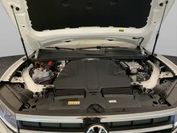 Touareg TDI 4M  LEDER LUFTF R-CAM AHK ACC 4Z-Kli