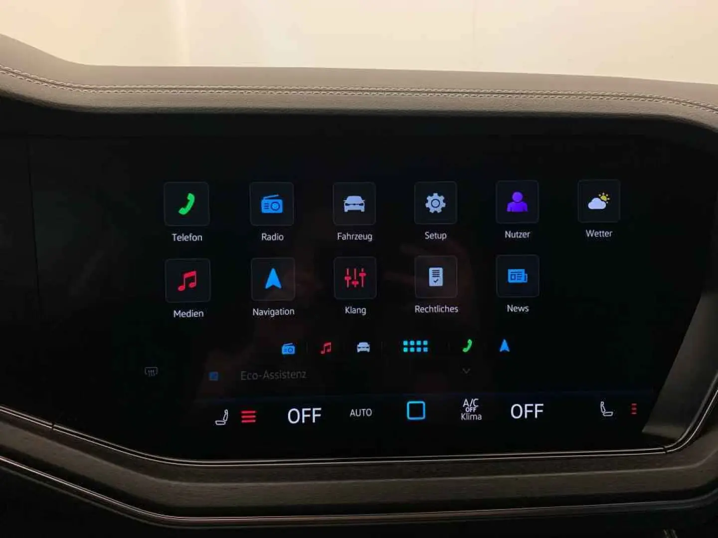 Touareg TDI 4M  LEDER LUFTF R-CAM AHK ACC 4Z-Kli