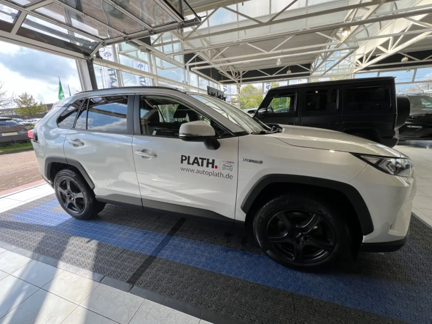 RAV4 Hybrid 4x2  LED KAMERA