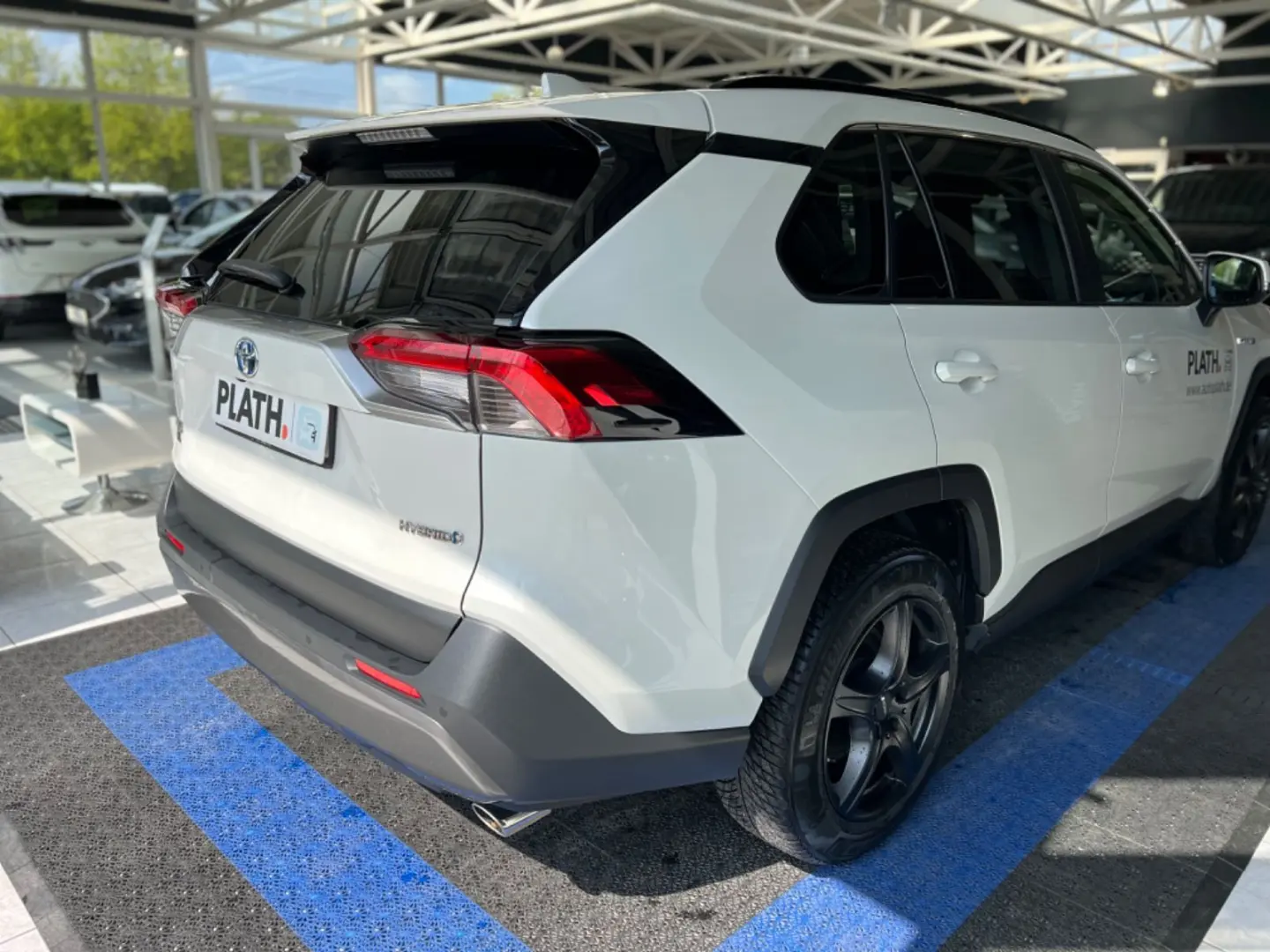 RAV4 Hybrid 4x2  LED KAMERA
