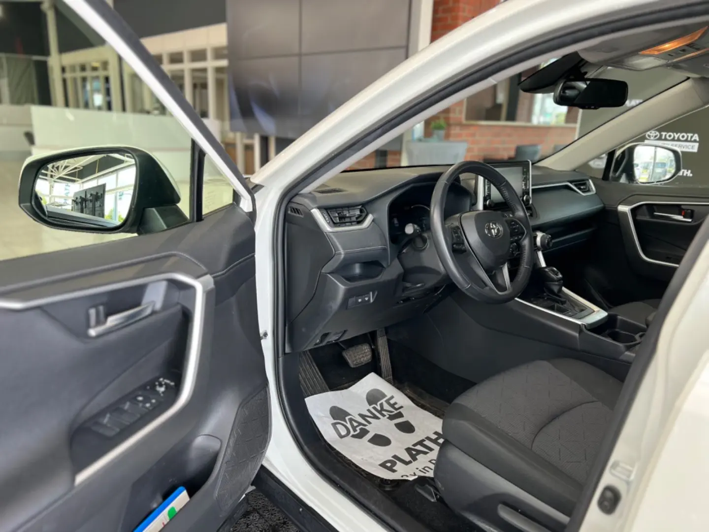 RAV4 Hybrid 4x2  LED KAMERA