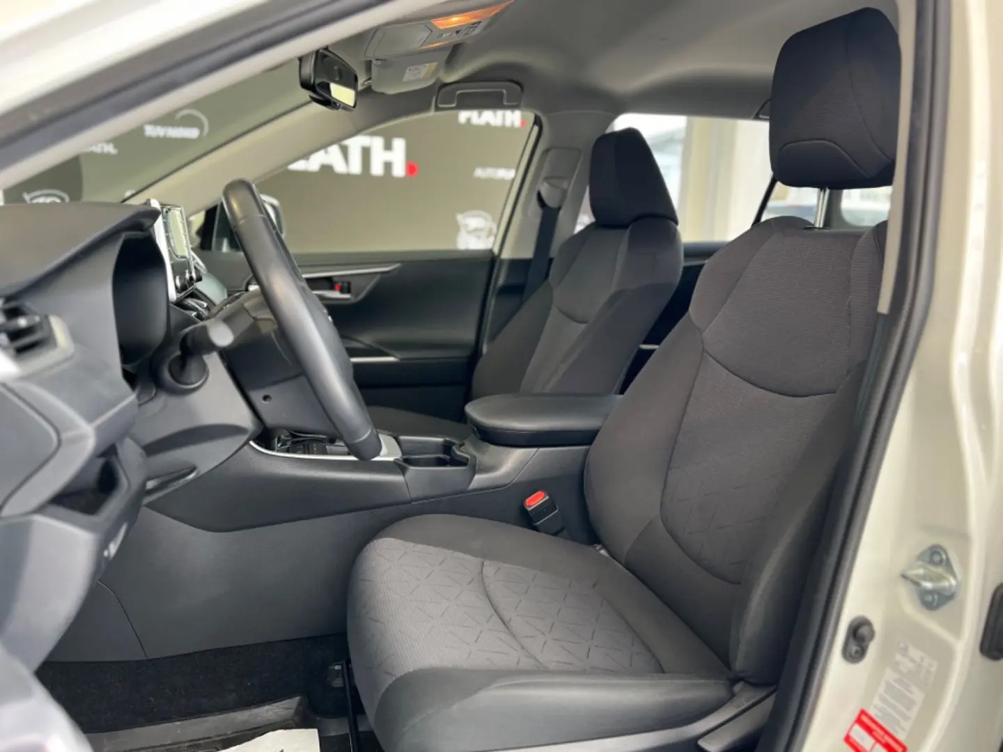 RAV4 Hybrid 4x2  LED KAMERA