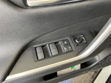RAV4 Hybrid 4x2  LED KAMERA