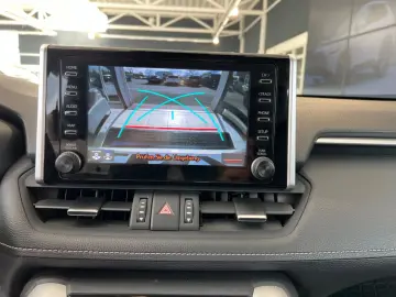 RAV4 Hybrid 4x2  LED KAMERA