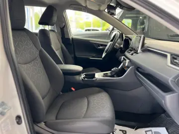 RAV4 Hybrid 4x2  LED KAMERA