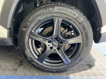 RAV4 Hybrid 4x2  LED KAMERA