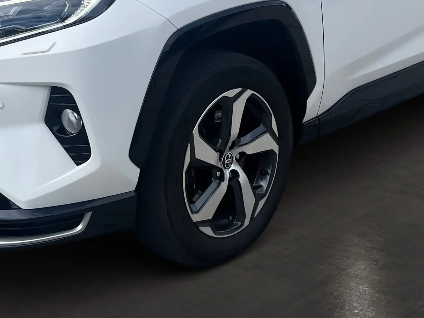 RAV 4 2.5 Plug-in Hybrid 4x4 Technik Nav LED AHK
