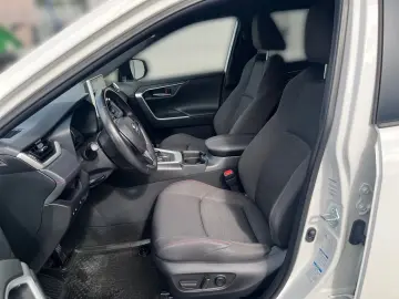 RAV 4 2.5 Plug-in Hybrid 4x4 Technik Nav LED AHK