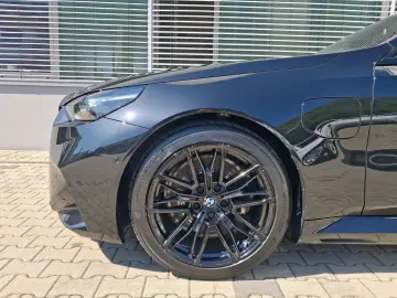 M5 Limousine M Drivers Package AHK B&W ACC 0 5%