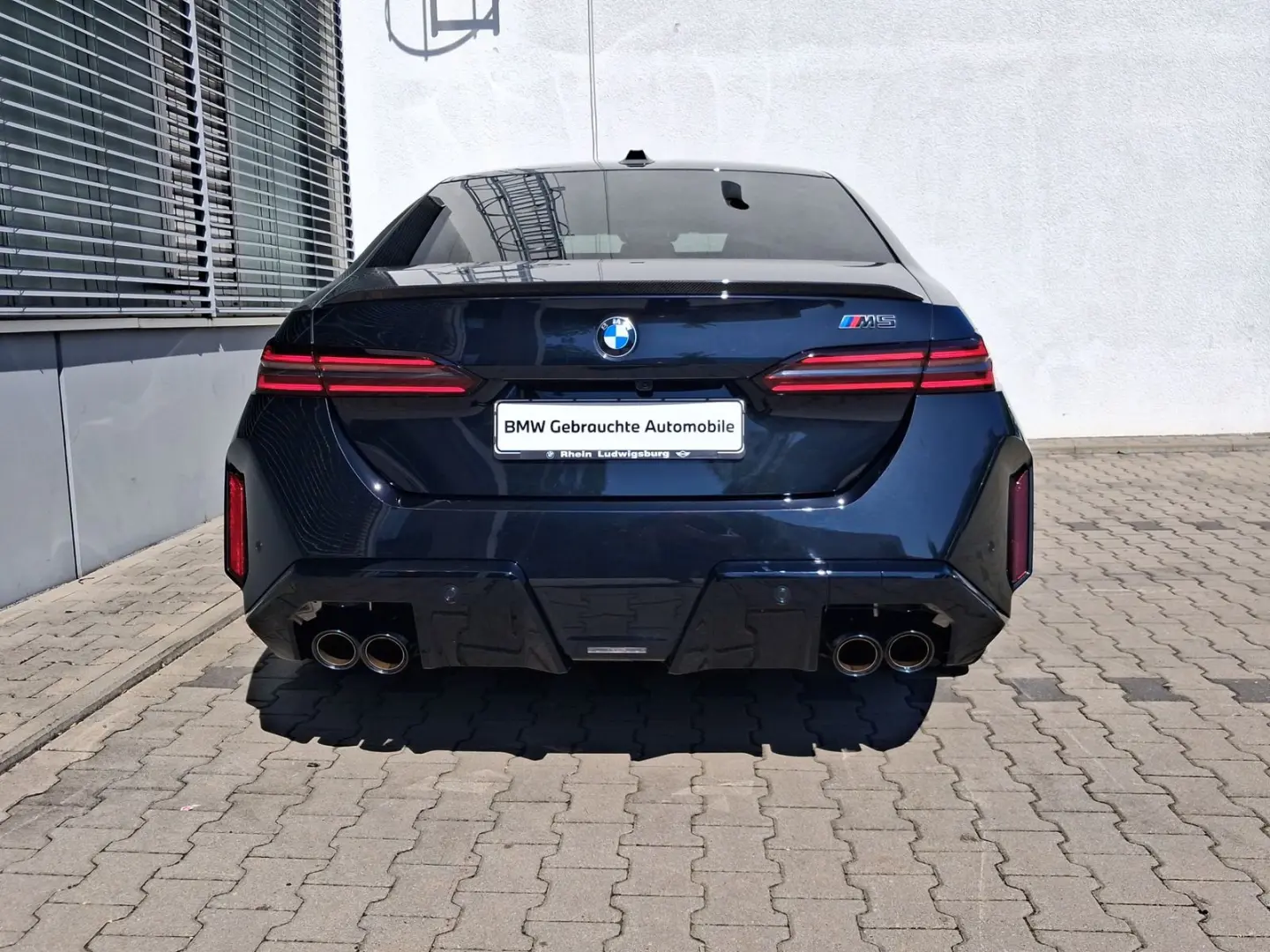 M5 Limousine M Drivers Package AHK B&W ACC 0 5%