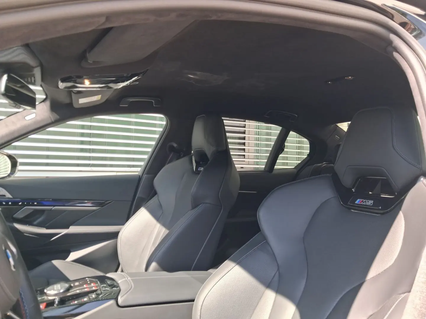 M5 Limousine M Drivers Package AHK B&W ACC 0 5%