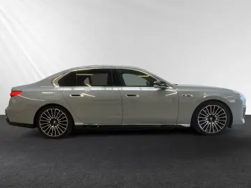 M760e xDrive SkyLounge DA&PAProf. Autobahnass.
