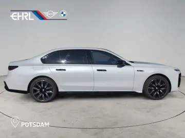 M760e xDrive M PERFORMANCE   MASSAGEFUNKTION