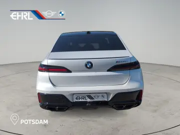M760e xDrive M PERFORMANCE   MASSAGEFUNKTION