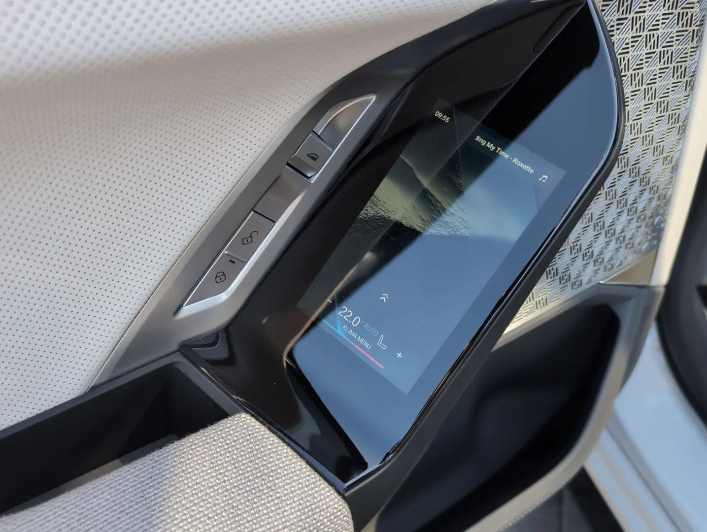 M760e xDrive M PERFORMANCE   MASSAGEFUNKTION