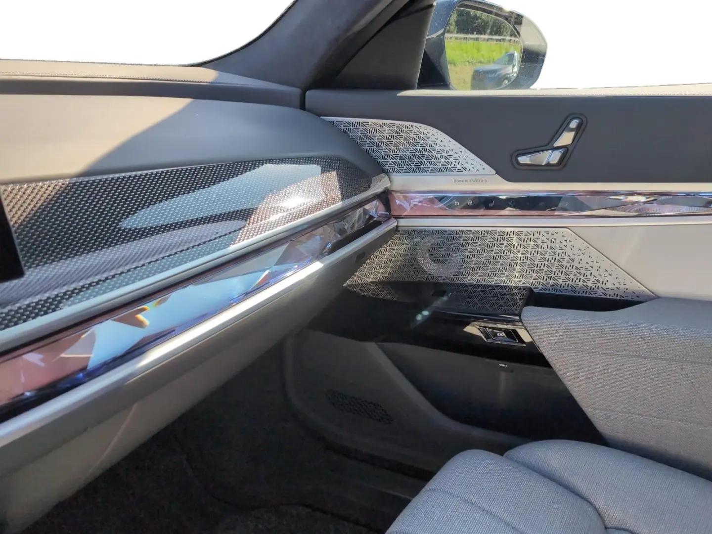 M760e xDrive M PERFORMANCE   MASSAGEFUNKTION