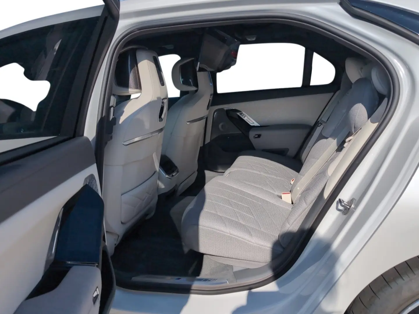 M760e xDrive M PERFORMANCE   MASSAGEFUNKTION
