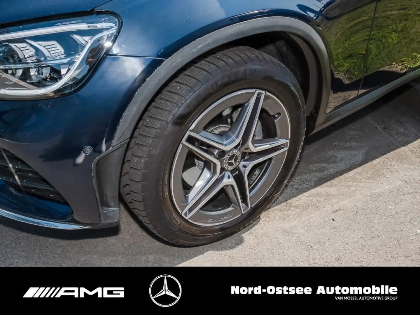 GLC 220 d 4M AMG KAMERA NAVI TEMPO AHK LED SHZ