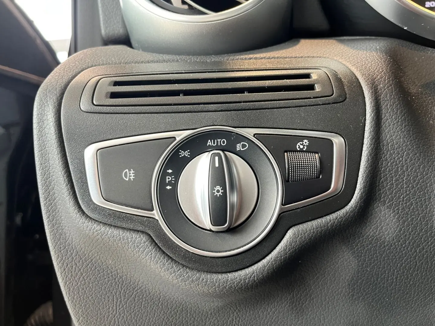 GLC 220 AMG Line Coupe d 4M 9G LED Pano AHK Led