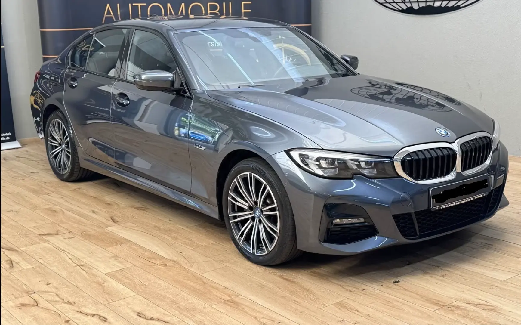 320 e Lim M Sport  LIVE CP NAVI LED UPE 56