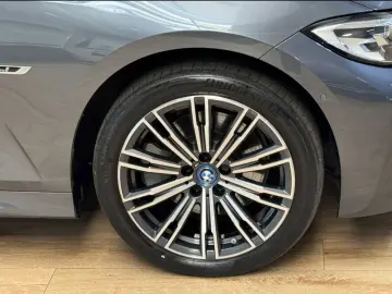 320 e Lim M Sport  LIVE CP NAVI LED UPE 56