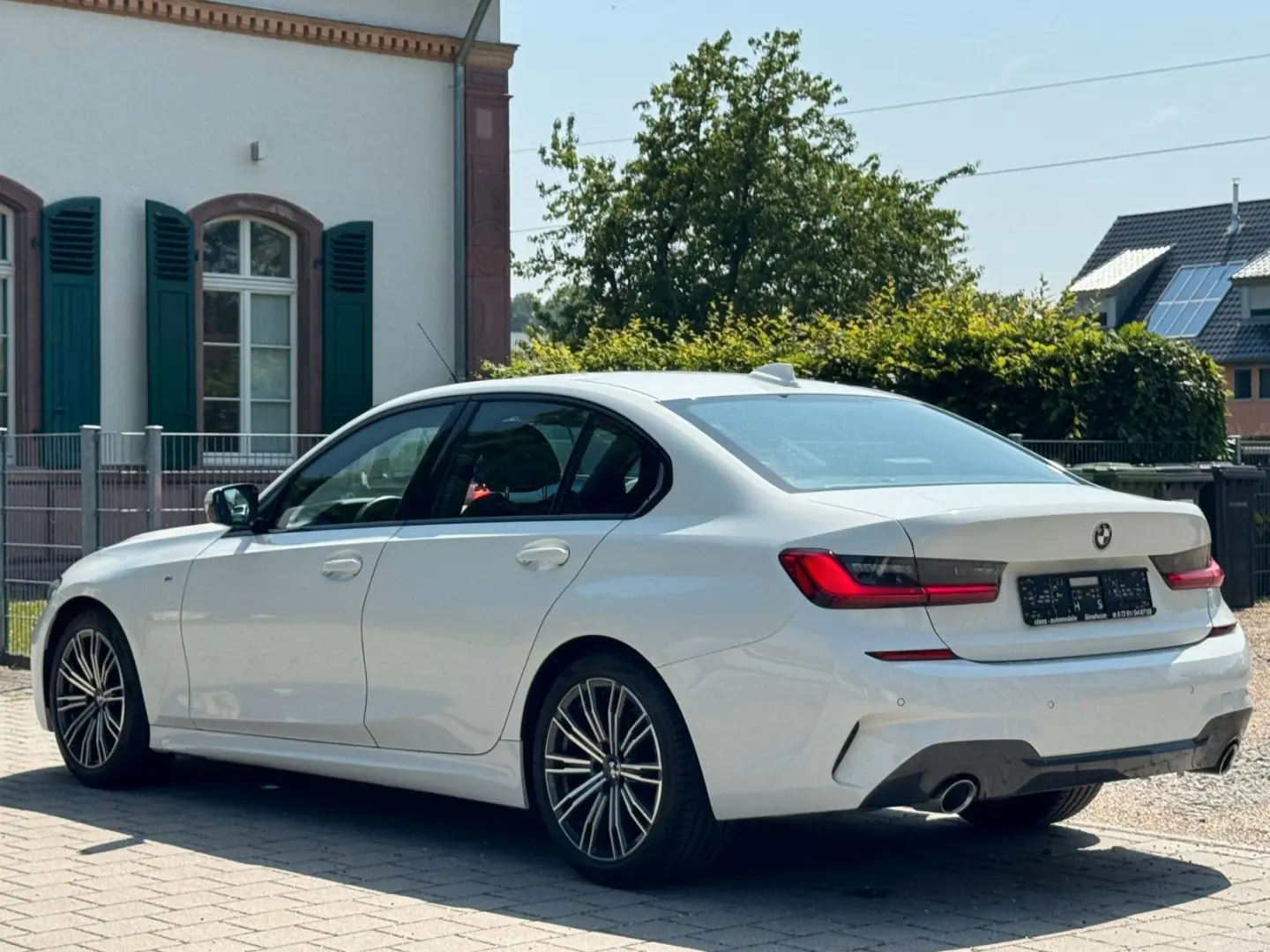 320 i M Sportpaket  MFL SHZ NAVI