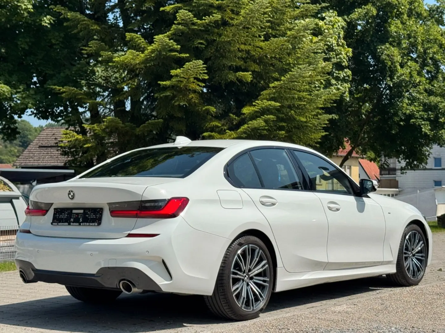 320 i M Sportpaket  MFL SHZ NAVI