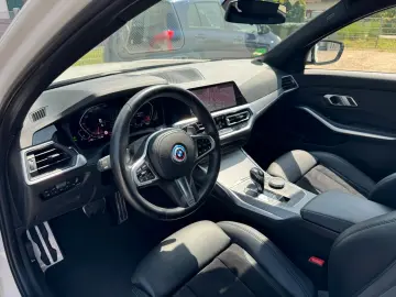 320 i M Sportpaket  MFL SHZ NAVI