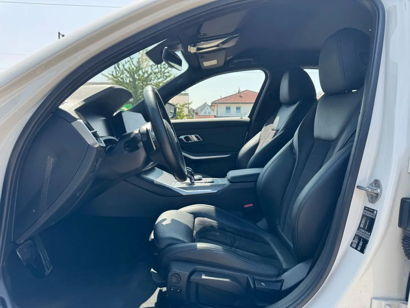320 i M Sportpaket  MFL SHZ NAVI