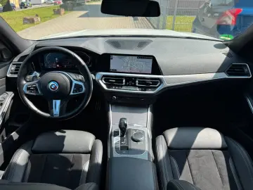 320 i M Sportpaket  MFL SHZ NAVI